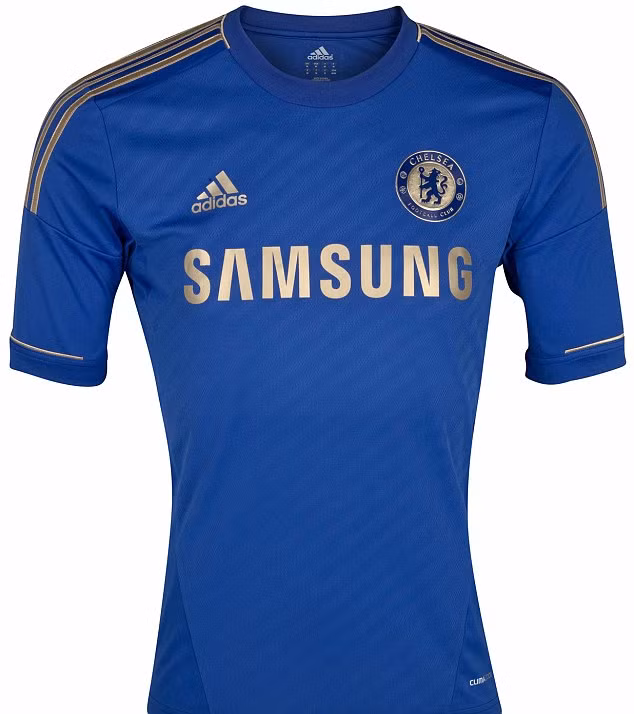 Áo thi đấu của Chelsea.