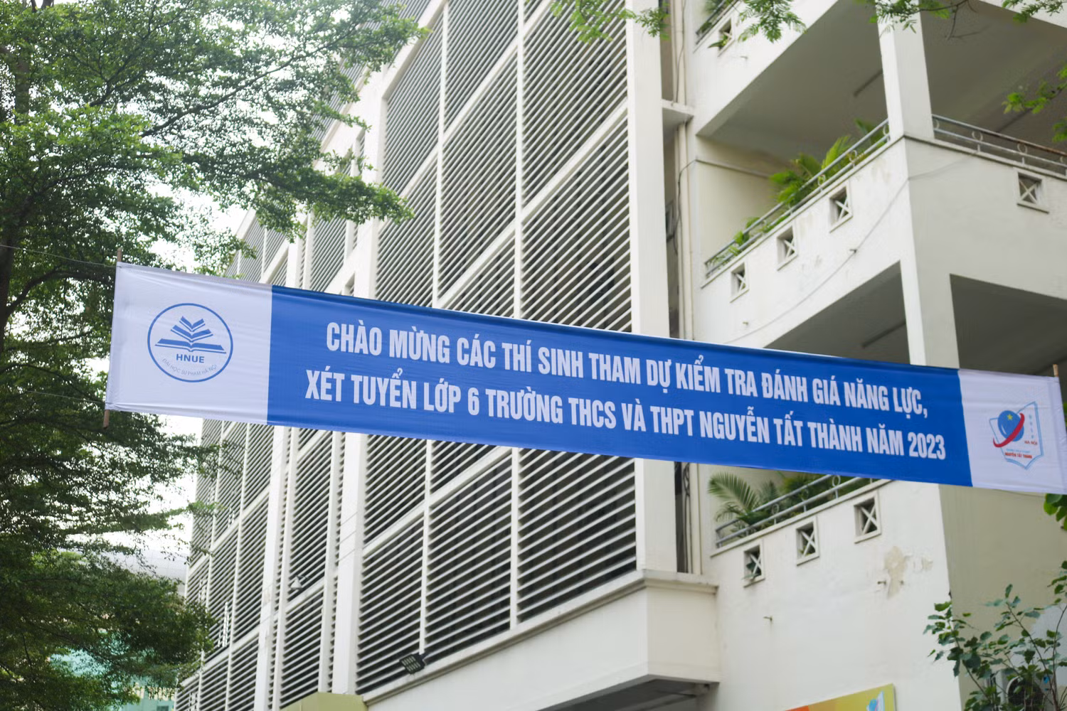 Sáng nay, gần 6000 học sinh lớp 5 chính thức bước vào kì thi đánh giá năng lực vào lớp 6 của Trường Trung học cơ sở và Trung học phổ thông Nguyễn Tất Thành Sáng nay, gần 6000 học sinh lớp 5 chính thức bước vào kì thi đánh giá năng lực vào lớp 6 của Trường Trung học cơ sở và Trung học phổ thông Nguyễn Tất Thành