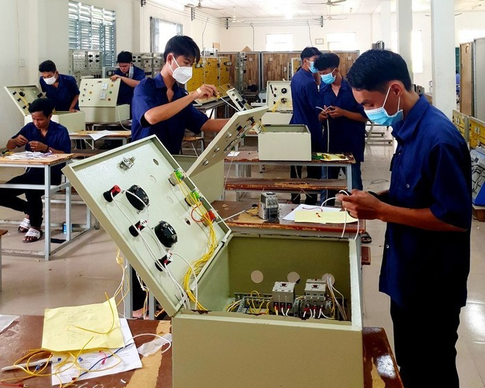 sv-truong-nghe-an-giang-2735-4163-7201-1398.jpg
