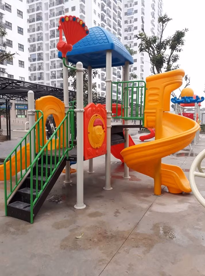 Việc học sinh nghỉ học kéo dài nhưng vẫn phải duy trì hoạt động kéo theo gánh nặng chi phí lớn (Ảnh:T.H) Việc học sinh nghỉ học kéo dài nhưng vẫn phải duy trì hoạt động kéo theo gánh nặng chi phí lớn (Ảnh:T.H)