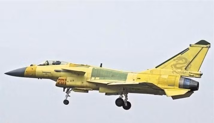 Máy bay chiến đấu J-10B Trung Quốc (nguồn mạng sina) Máy bay chiến đấu J-10B Trung Quốc (nguồn mạng sina)