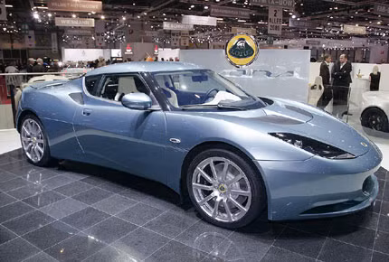 4. Lotus Evora Động cơ: 3.5L V6 Công suất cực đại: 276 mã lực Thời gian tăng tốc từ 0-96 km/h: 5 giây Mức tiêu thụ nhiên liệu: 11.76 L/100 km nội thành và 8.4 L/100 km xa lộ 4. Lotus Evora Động cơ: 3.5L V6 Công suất cực đại: 276 mã lực Thời gian tăng tốc từ 0-96 km/h: 5 giây Mức tiêu thụ nhiên liệu: 11.76 L/100 km nội thành và 8.4 L/100 km xa lộ