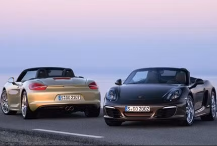 2. Porsche Boxster Động cơ: 2.9L V6 Công suất cực đại: 255 mã lực (bản Boxster S trang bị động cơ 3.4L V6 315 mã lực) Thời gian tăng tốc từ 0-96 km/h: 5.4 giây (Boxster 4.7 giây) Mức tiêu thụ nhiên liệu: 10.69 L/100 km nội thành và 7.35 L/100 km xa lộ (Boxster S tiêu hao 11.2 L/100 km nội thành và 7.84 L/100 km xa lộ) 2. Porsche Boxster Động cơ: 2.9L V6 Công suất cực đại: 255 mã lực (bản Boxster S trang bị động cơ 3.4L V6 315 mã lực) Thời gian tăng tốc từ 0-96 km/h: 5.4 giây (Boxster 4.7 giây) Mức tiêu thụ nhiên liệu: 10.69 L/100 km nội thành và 7.35 L/100 km xa lộ (Boxster S tiêu hao 11.2 L/100 km nội thành và 7.84 L/100 km xa lộ)