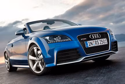 7. Audi TT Động cơ: 2.0L 4 xylanh Công suất cực đại: 211 mã lực Thời gian tăng tốc từ 0-96 km/h: 5.3 giây Mức tiêu thụ nhiên liệu: 10.23 L/100 km nội thành và 7.59 L/100 km xa lộ 7. Audi TT Động cơ: 2.0L 4 xylanh Công suất cực đại: 211 mã lực Thời gian tăng tốc từ 0-96 km/h: 5.3 giây Mức tiêu thụ nhiên liệu: 10.23 L/100 km nội thành và 7.59 L/100 km xa lộ
