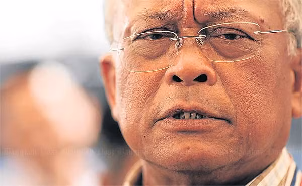 Lãnh đạo phe biểu tình Thái Lan Suthep. Lãnh đạo phe biểu tình Thái Lan Suthep.