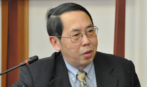 Thời Ân Hoằng, giáo sư từ đại học Nhân Dân, Trung Quốc. Thời Ân Hoằng, giáo sư từ đại học Nhân Dân, Trung Quốc.