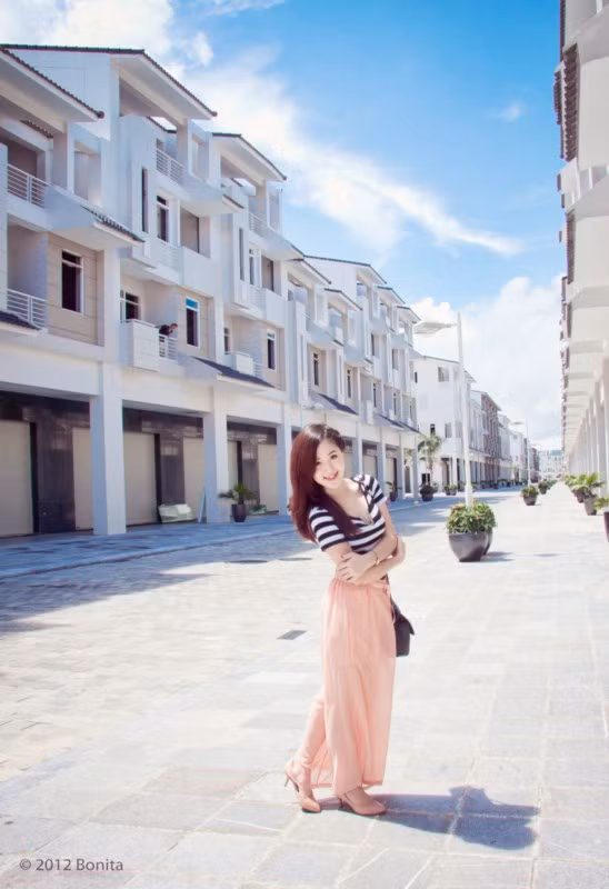 Thanh Tâm rất tích cực tham gia các hoạt động xã hội, đoàn trường và là một tình nguyện viên năng động và nhiệt tình. Hiện tại, ngoài việc học Tâm còn tham gia tình nguyện tại tổ chức phi lợi nhuận BC group và tháng 12 tới sẽ tham gia Đại hội Trung Ương Đoàn lần thứ 10 do nhà trường đề xuất. <<NỮ SINH KINH BẮC DỊU DÀNG KHOE SẮC TRONG TÀ ÁO DÀI <<HOT GIRL ĐH PHƯƠNG ĐÔNG RẠNG NGỜI ĐÓN TRUNG THU <<TEEN MODEL AN PHƯƠNG "BIẾN HÓA" VỚI STYLE DỄ THƯƠNG <<NHỮNG NỮ SINH MẶC ÁO DÀI ĐẸP HƠN CẢ HOA HẬU MAI PHƯƠNG THÚY (P18) Thanh Tâm rất tích cực tham gia các hoạt động xã hội, đoàn trường và là một tình nguyện viên năng động và nhiệt tình. Hiện tại, ngoài việc học Tâm còn tham gia tình nguyện tại tổ chức phi lợi nhuận BC group và tháng 12 tới sẽ tham gia Đại hội Trung Ương Đoàn lần thứ 10 do nhà trường đề xuất. <<NỮ SINH KINH BẮC DỊU DÀNG KHOE SẮC TRONG TÀ ÁO DÀI <<HOT GIRL ĐH PHƯƠNG ĐÔNG RẠNG NGỜI ĐÓN TRUNG THU <<TEEN MODEL AN PHƯƠNG "BIẾN HÓA" VỚI STYLE DỄ THƯƠNG <<NHỮNG NỮ SINH MẶC ÁO DÀI ĐẸP HƠN CẢ HOA HẬU MAI PHƯƠNG THÚY (P18)