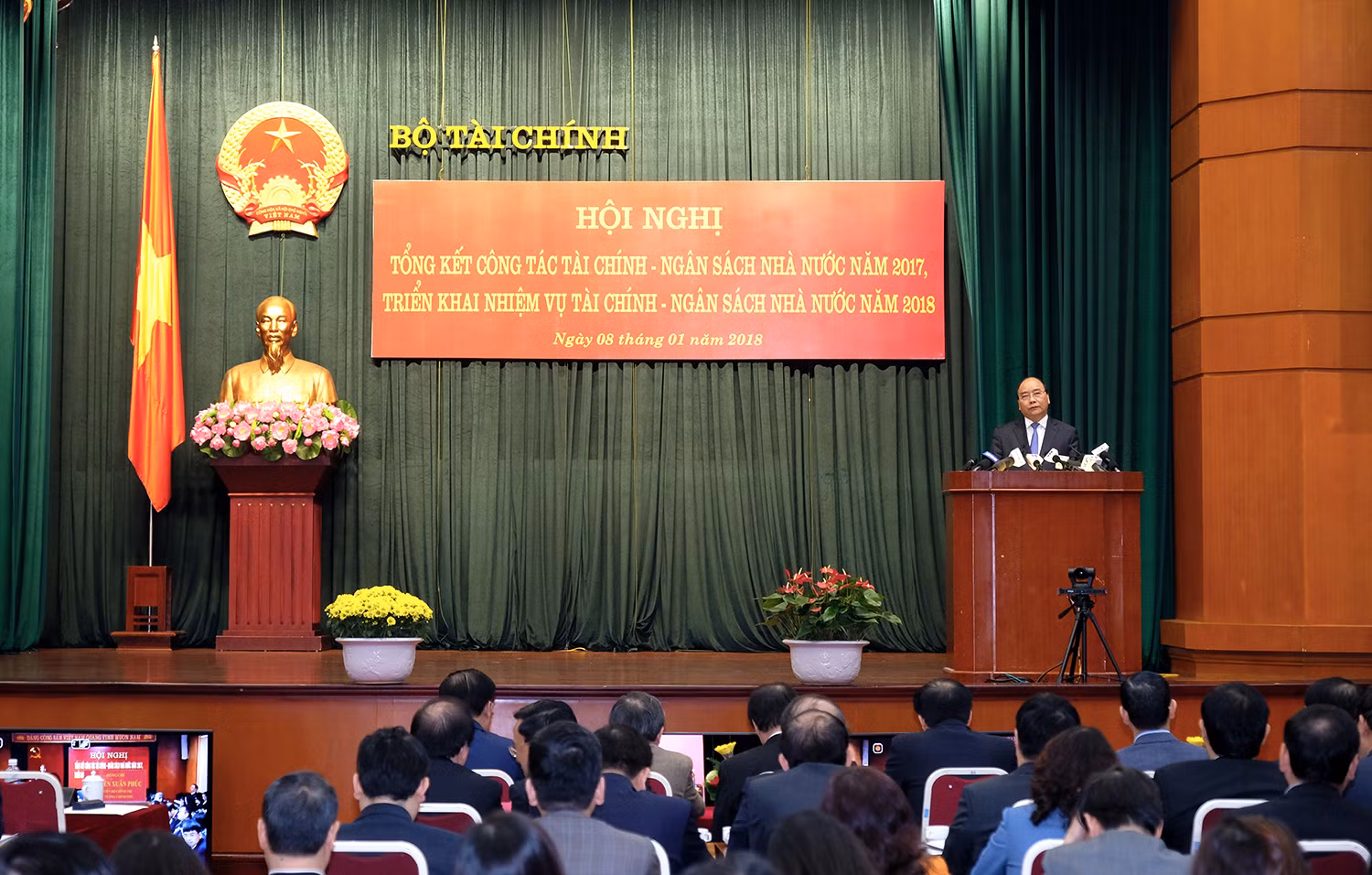 Thủ tướng Chính phủ Nguyễn Xuân Phúc phát biểu tại Hội nghị - Ảnh: VGP/Quang Hiếu Thủ tướng Chính phủ Nguyễn Xuân Phúc phát biểu tại Hội nghị - Ảnh: VGP/Quang Hiếu
