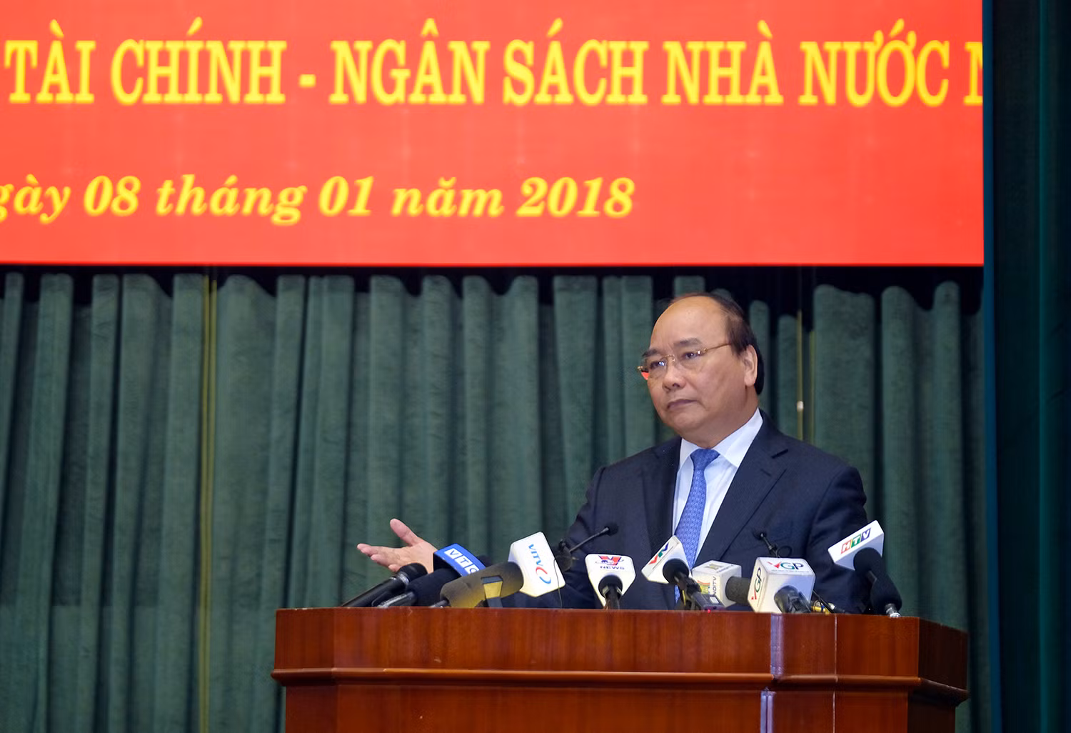 Thủ tướng yêu cầu chặt đứt nhóm lợi ích thao túng, hưởng lợi trên tài sản công. - Ảnh: VGP/Quang Hiếu Thủ tướng yêu cầu chặt đứt nhóm lợi ích thao túng, hưởng lợi trên tài sản công. - Ảnh: VGP/Quang Hiếu