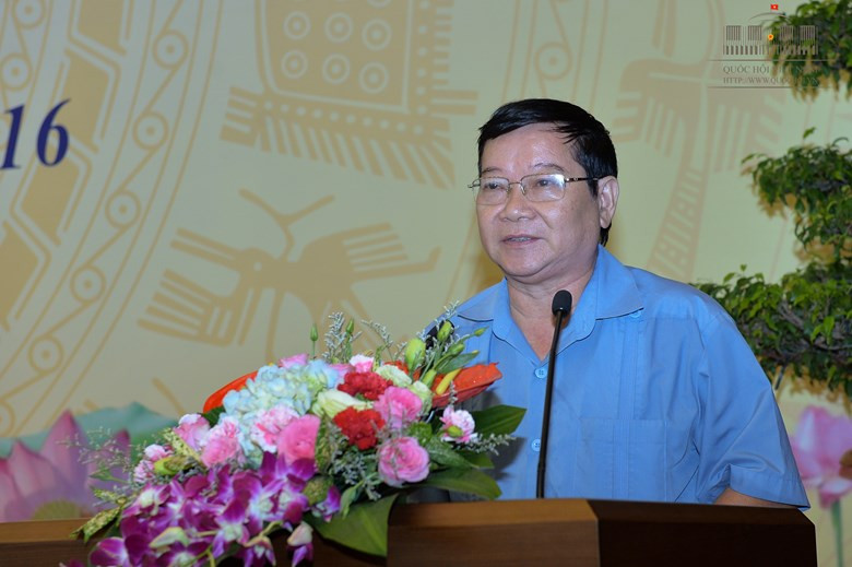 Ông Lê Như Tiến cho rằng: "Nạn chạy tuổi đã vô hình trung chặn đường tiến thân của lớp trẻ" - ảnh nguồn quochoi.vn.