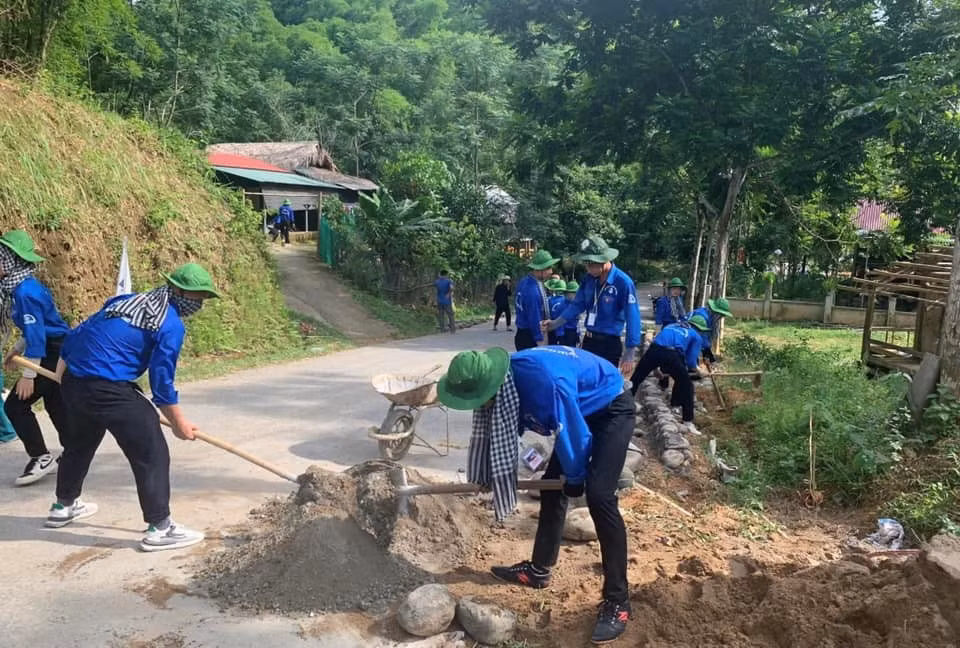 Đội hình Mùa hè xanh tại Thanh Hoá triển khai thực hiện Công trình Thanh niên tại Thanh Hoá.jpg