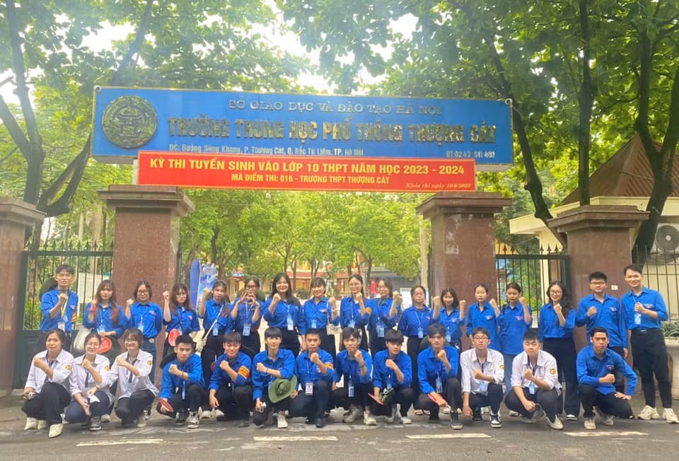 Đội hình Tiếp sức mùa thi tại kỳ thi tuyển sinh vào lớp 10 THPT năm học 2023 -2024.jpg