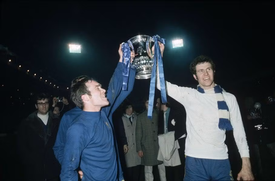 Thất bại 0-2 trước Chelsea ở chung kết FA Cup 1970. Cũng kể từ đây, Man Utd chìm đắm trong cơn khát danh hiệu Thất bại 0-2 trước Chelsea ở chung kết FA Cup 1970. Cũng kể từ đây, Man Utd chìm đắm trong cơn khát danh hiệu