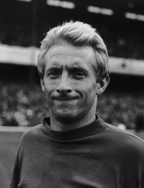 Rồi từ đây, một thế hệ mới ra đời: Denis Law… Rồi từ đây, một thế hệ mới ra đời: Denis Law…