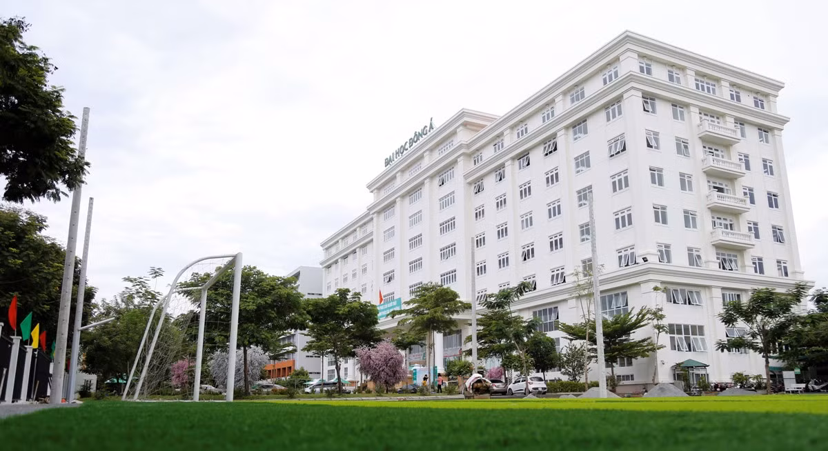 Trường Đại học Đông Á công bố điểm chuẩn đối với 20 ngành đào tạo. Ảnh: PC Trường Đại học Đông Á công bố điểm chuẩn đối với 20 ngành đào tạo. Ảnh: PC