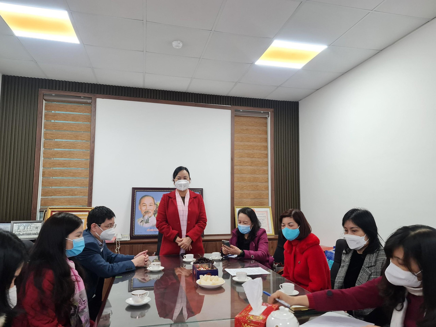 Bà Đỗ Thị Hoà - Phó giám đốc Sở Giáo dục và Đào tạo Hải Phòng kiểm tra tại Trường Trung học cơ sở Trần Phú (quận Lê Chân) - Ảnh: Lã Tiến Bà Đỗ Thị Hoà - Phó giám đốc Sở Giáo dục và Đào tạo Hải Phòng kiểm tra tại Trường Trung học cơ sở Trần Phú (quận Lê Chân) - Ảnh: Lã Tiến