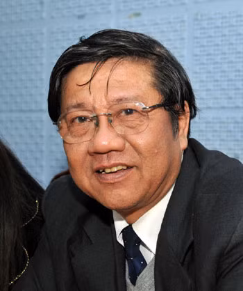 PGS.TS Nguyễn Văn Nhã: "Ngay cả chuyện Thu Thảo có được Trường ĐH Tây Đô tổ chức cho thi thật thì đề thi ra làm sao, người coi thi thế nào, chấm thi… cũng là chuyện cần phải xem xét". PGS.TS Nguyễn Văn Nhã: "Ngay cả chuyện Thu Thảo có được Trường ĐH Tây Đô tổ chức cho thi thật thì đề thi ra làm sao, người coi thi thế nào, chấm thi… cũng là chuyện cần phải xem xét".