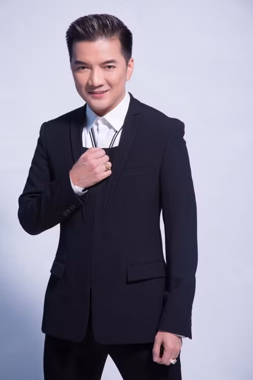 Ca sĩ Đàm Vĩnh Hưng