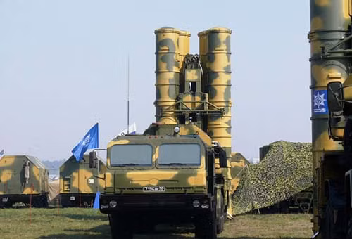 Theo truyền thông, Nga đã quyết định bán hệ thống tên lửa phòng không S-400 cho Trung Quốc.
