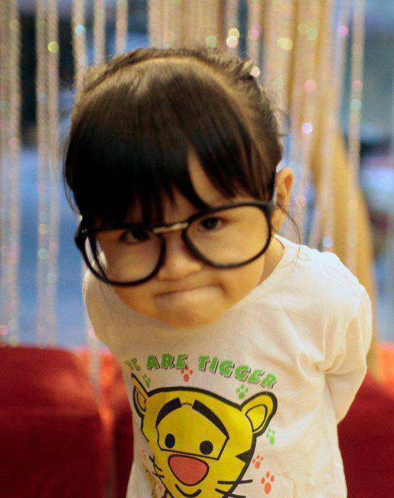 Facebook Tra Anh lấy bức hình này kèm theo thông điệp: "Có học bài không?" để nhắc nhở chính mình