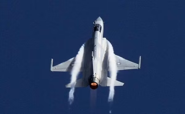 Máy bay chiến đấu hạng nhẹ JF-17 Thunder do Trung Quốc và Pakistan hợp tác chế tạo Máy bay chiến đấu hạng nhẹ JF-17 Thunder do Trung Quốc và Pakistan hợp tác chế tạo