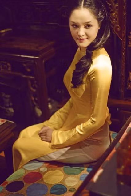 Hoàng Anh nói về mình: “Ngoan. Đúng ra là Hoàng Anh chẳng bao giờ dám hư hay muốn phá vỡ hình ảnh ngoan ngoãn của mình cả. Khi đi học về, mình rất ít đi chơi và gần như “đóng khung” ở nhà, giống như người ta nói là suốt ngày ngồi thiền ở nhà ý.”(Theo ione) Hoàng Anh nói về mình: “Ngoan. Đúng ra là Hoàng Anh chẳng bao giờ dám hư hay muốn phá vỡ hình ảnh ngoan ngoãn của mình cả. Khi đi học về, mình rất ít đi chơi và gần như “đóng khung” ở nhà, giống như người ta nói là suốt ngày ngồi thiền ở nhà ý.”(Theo ione)