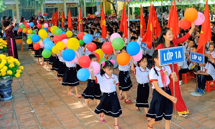 Số học sinh vào lớp 1 tăng mạnh khiến nhiều trường tại tỉnh Hải Dương khó khăn trong bố trí phòng học và giáo viên (Ảnh: CTV) Số học sinh vào lớp 1 tăng mạnh khiến nhiều trường tại tỉnh Hải Dương khó khăn trong bố trí phòng học và giáo viên (Ảnh: CTV)