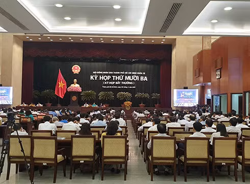 Kỳ họp Hội đồng nhân dân Thành phố Hồ Chí Minh lần thứ 13, khóa IX diễn ra trong ngày 8/4 (ảnh: P.L) Kỳ họp Hội đồng nhân dân Thành phố Hồ Chí Minh lần thứ 13, khóa IX diễn ra trong ngày 8/4 (ảnh: P.L)