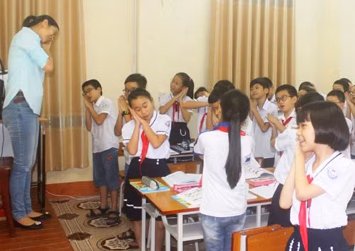 Một buổi học kỹ năng sống ở bậc tiểu học tại Thành phố Hải Dương (Ảnh minh họa: baohaiduong.com.vn). Một buổi học kỹ năng sống ở bậc tiểu học tại Thành phố Hải Dương (Ảnh minh họa: baohaiduong.com.vn).