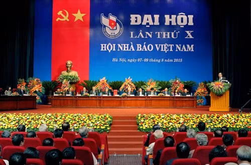 Đoàn chủ tịch Đại hội