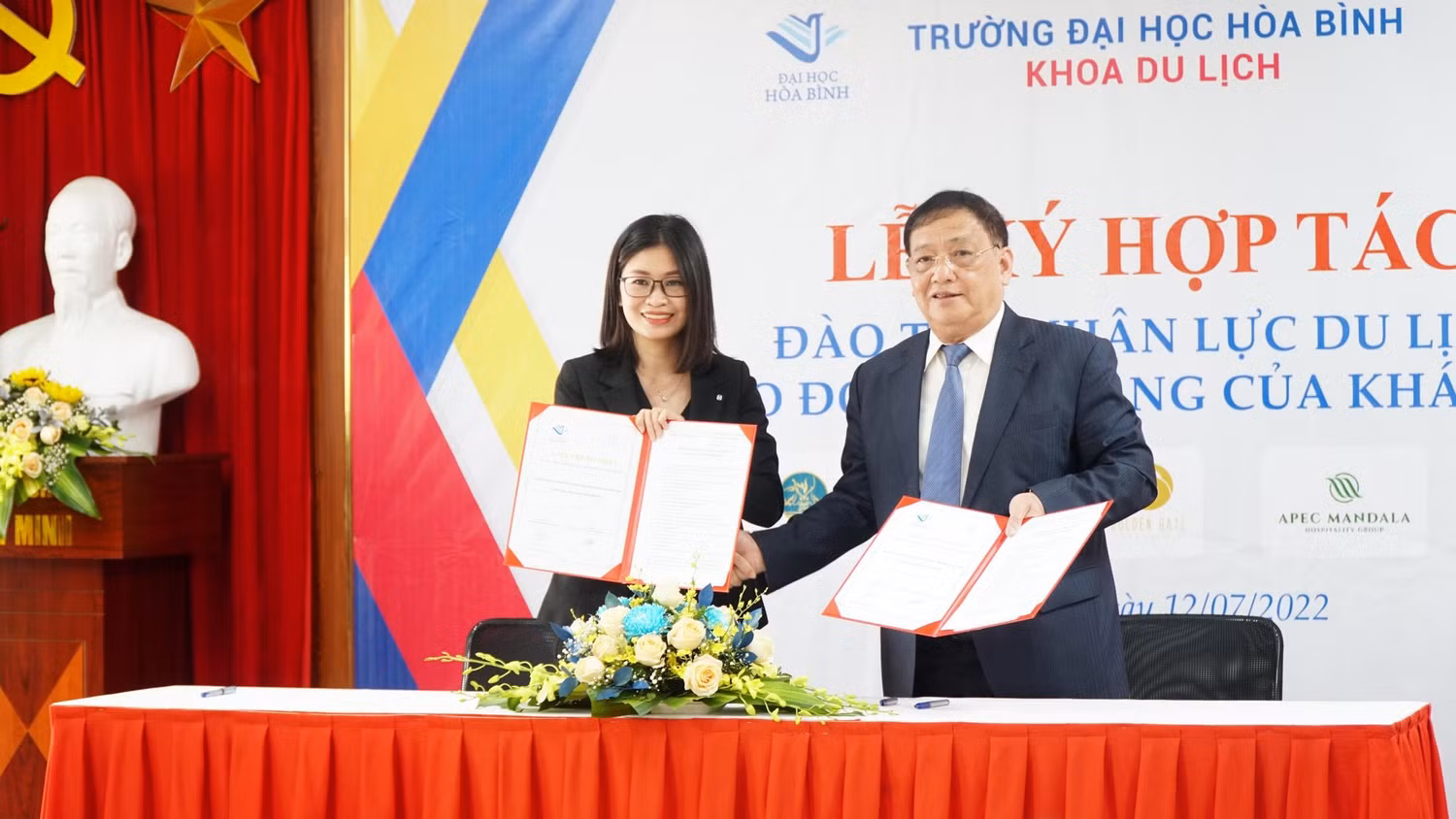 Trường Đại học Hòa Bình ký kết hợp tác với Khách sạn Sofitel Legend Metropole Hà Nội