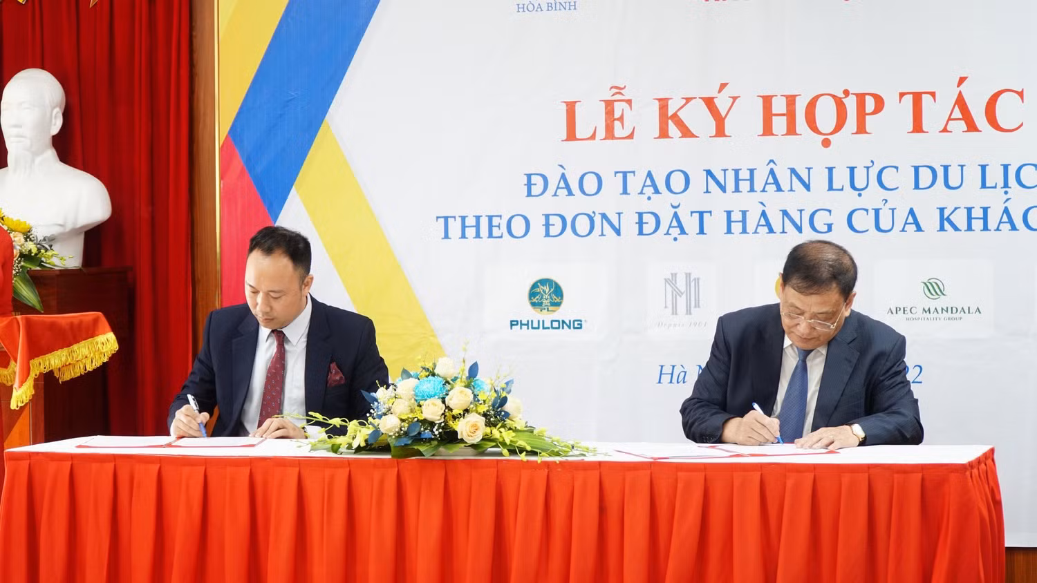 Trường Đại học Hòa Bình ký kết hợp tác với Khách sạn Venus Tam Đảo