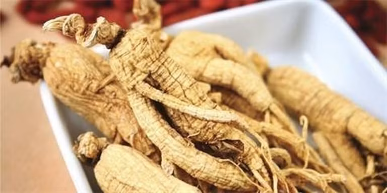 14. Hoàng kỳ sao 60g, nhân sâm 5g, gạo tẻ 150g. Đem hoàng kỳ và nhân sâm sắc kỹ lấy nước rồi cho gạo vào ninh thành cháo, chia ăn vài lần trong ngày.
