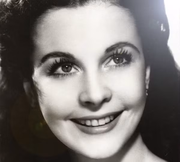 Vivien Leigh có hàng mi rợp bóng. (Ảnh: Xinhua) Xem thêm: Ảnh hiếm: Chặng đường nhan sắc của "nữ thần mắt tím" Elizabeth Taylor Vivien Leigh có hàng mi rợp bóng. (Ảnh: Xinhua) Xem thêm: Ảnh hiếm: Chặng đường nhan sắc của "nữ thần mắt tím" Elizabeth Taylor