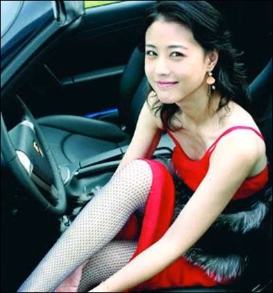 Nữ diễn viên Zhou Hamei sở hữu đôi mắt tinh anh, mang vẻ đẹp hiện đại, cá tính. (Ảnh: Xinhua) Xem thêm: Ảnh hiếm: Chặng đường nhan sắc của "nữ thần mắt tím" Elizabeth Taylor Nữ diễn viên Zhou Hamei sở hữu đôi mắt tinh anh, mang vẻ đẹp hiện đại, cá tính. (Ảnh: Xinhua) Xem thêm: Ảnh hiếm: Chặng đường nhan sắc của "nữ thần mắt tím" Elizabeth Taylor