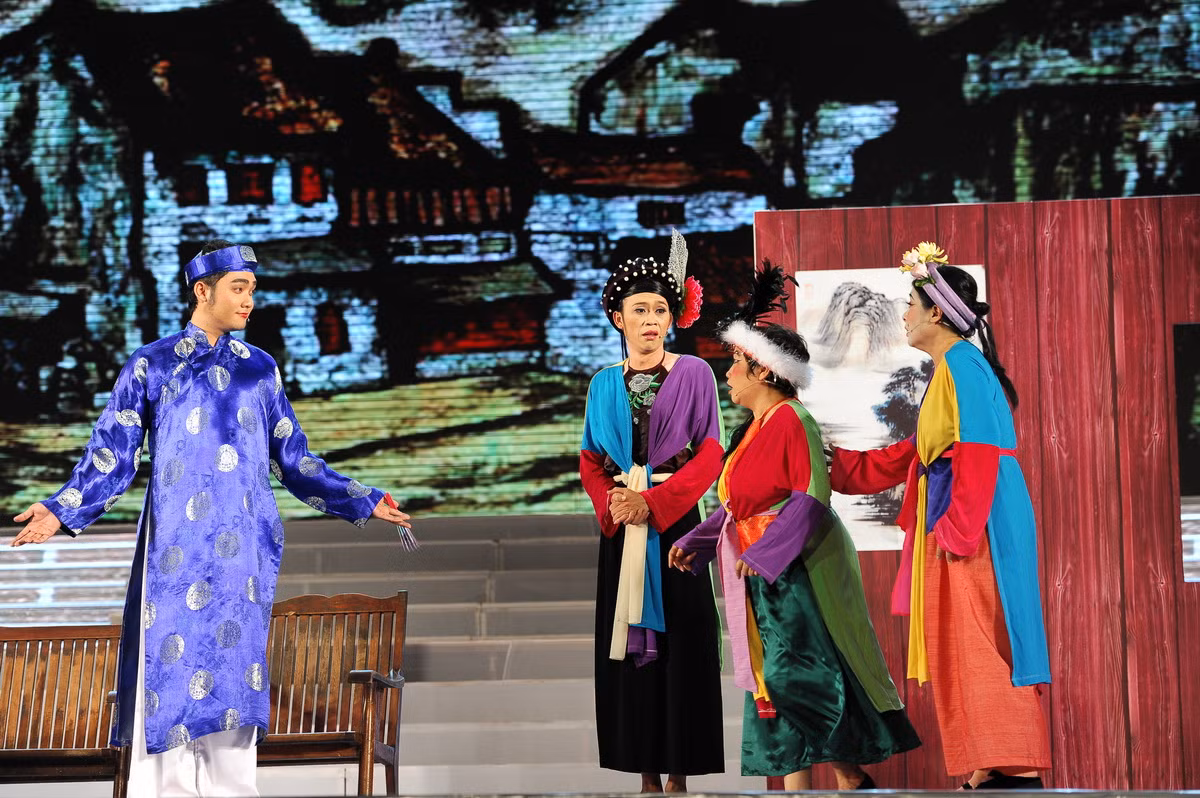Giữa họ đã xảy ra nhiều tình huống dở khóc, dở cười…. Giữa họ đã xảy ra nhiều tình huống dở khóc, dở cười….