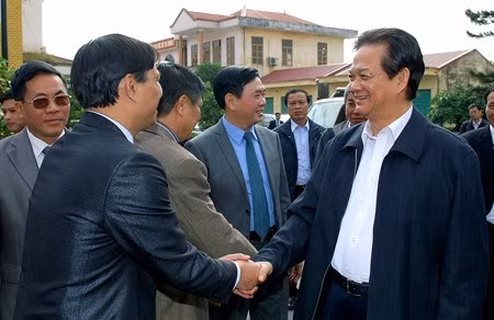 Thủ tướng Nguyễn Tấn Dũng tiếp xúc cử tri tại Hải Phòng chiều 13/12/2014. Ảnh: VGP. Thủ tướng Nguyễn Tấn Dũng tiếp xúc cử tri tại Hải Phòng chiều 13/12/2014. Ảnh: VGP.