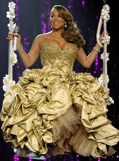 Beyonce mỗi phút biểu diễn kiếm được 2 tỷ