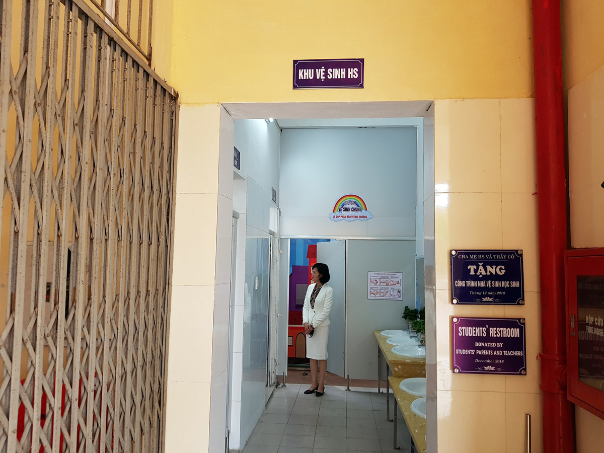 Trường Nguyễn Lương Bằng vận động tài trợ 480 triệu đồng cải tạo nhà vệ sinh