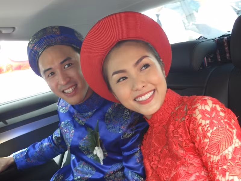Tăng Thanh Hà xúc động nói với các phóng viên: “Cho Hà xin lỗi, để mọi người vất vả…”. Tăng Thanh Hà xúc động nói với các phóng viên: “Cho Hà xin lỗi, để mọi người vất vả…”.