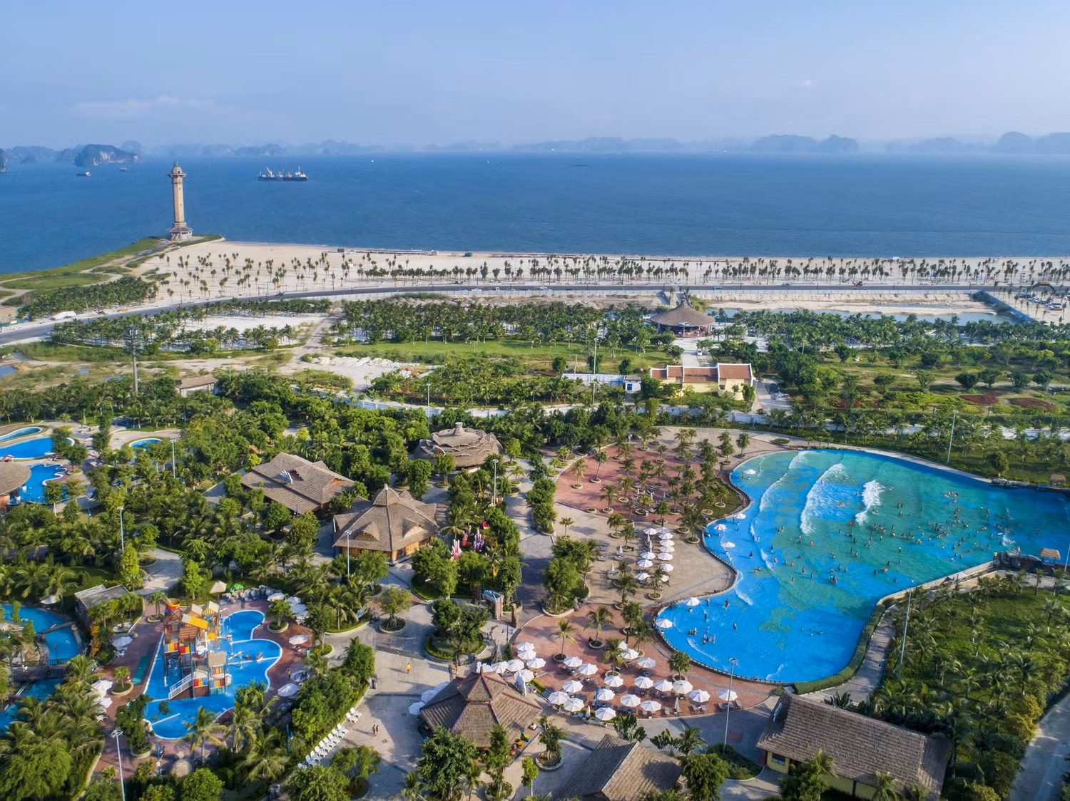 Tổ hợp Sun World Halong Complex do Sun Group đầu tư tại Bãi Cháy, Quảng Ninh Tổ hợp Sun World Halong Complex do Sun Group đầu tư tại Bãi Cháy, Quảng Ninh