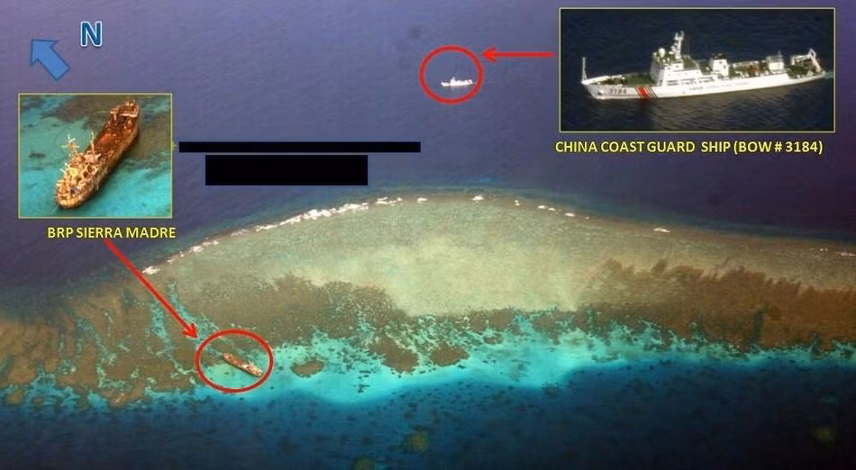 Tàu Hải giám (Cảnh sát biển Trung Quốc) lượn lờ xung quanh xác tàu cũ Philippines ở bãi Cỏ Mây.