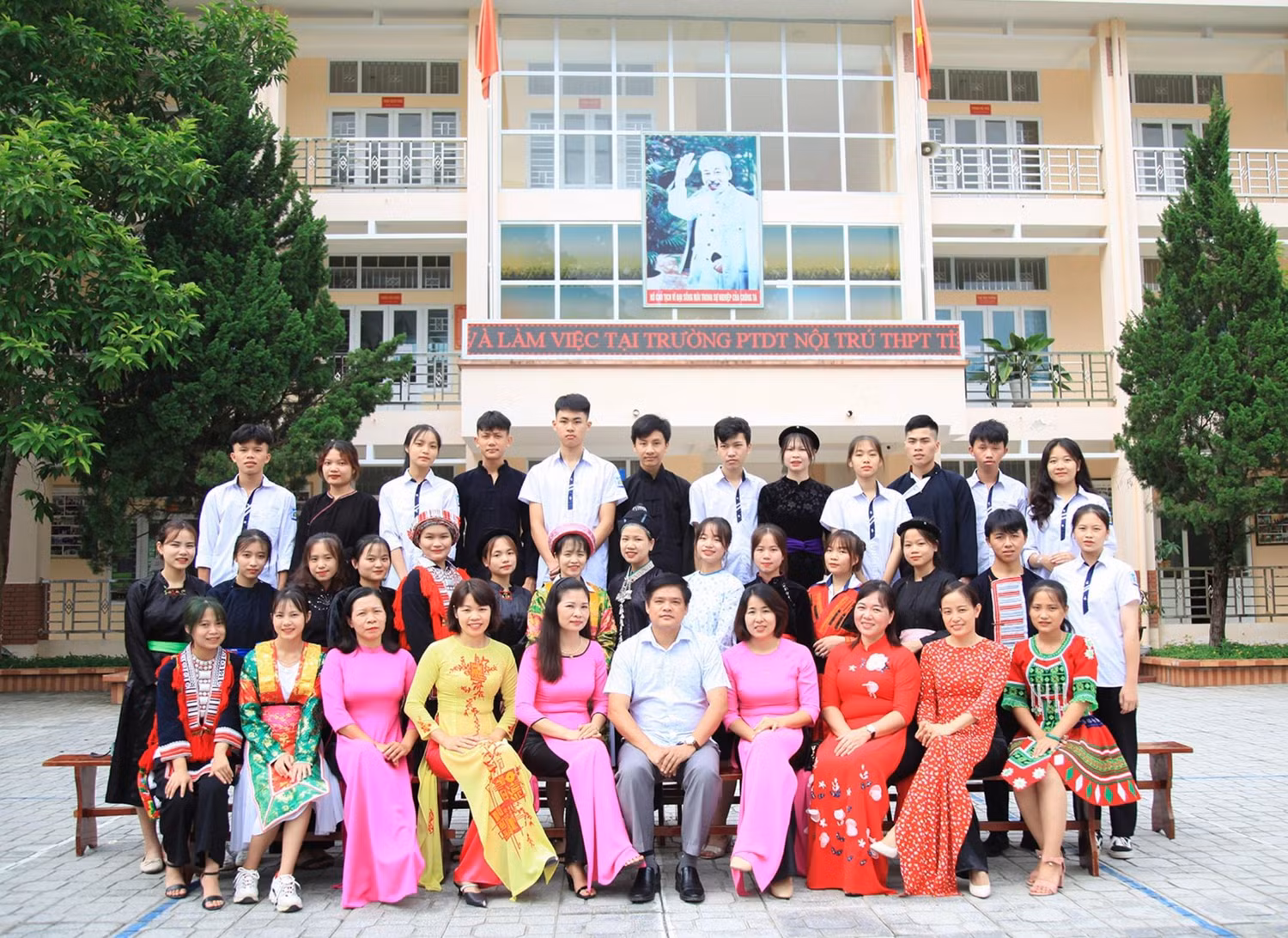 Buổi chụp kỷ yếu đáng nhớ của nữ sinh Hà Giang. (Ảnh: Nhân vật cung cấp).