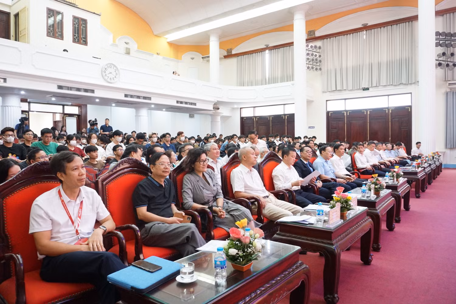 Các đại biểu tham dự Hội thảo.