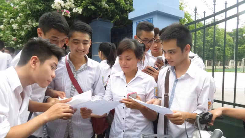 Gặp lại thủ khoa người H’Mông bán táo mèo kiếm tiền đi thi ảnh 2