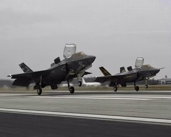Máy bay chiến đấu tàng hình F-35B do Mỹ chế tạo Máy bay chiến đấu tàng hình F-35B do Mỹ chế tạo