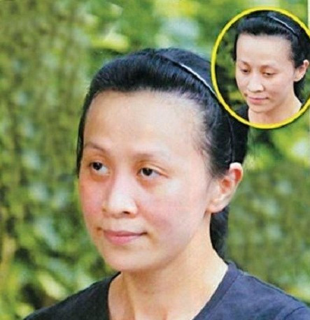 Lưu Gia Linh như già hơn 20 tuổi so với những lúc trang điểm lộng lẫy.