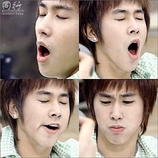 Kiểu ngáp của Yun Ho rất là biểu cảm. Kiểu ngáp của Yun Ho rất là biểu cảm.