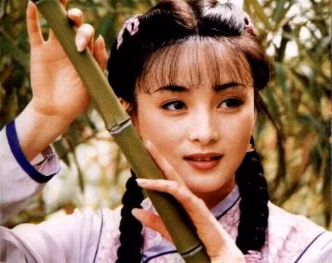 Tưởng Cần Cần là một trong những "hòn ngọc quý" mà Quỳnh Dao đã khám phá ra, mang lại cho nền điện ảnh nước nhà một diễn viên tài đức vẹn toàn. Tưởng Cần Cần là một trong những "hòn ngọc quý" mà Quỳnh Dao đã khám phá ra, mang lại cho nền điện ảnh nước nhà một diễn viên tài đức vẹn toàn.