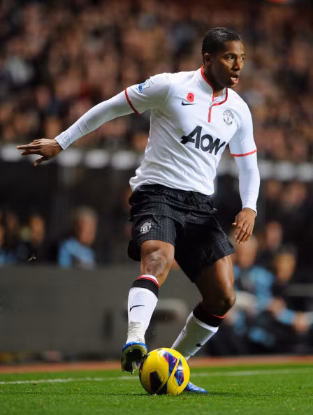 Antonio Valencia cũng hưởng 60.000 bảng/tuần. Antonio Valencia cũng hưởng 60.000 bảng/tuần.